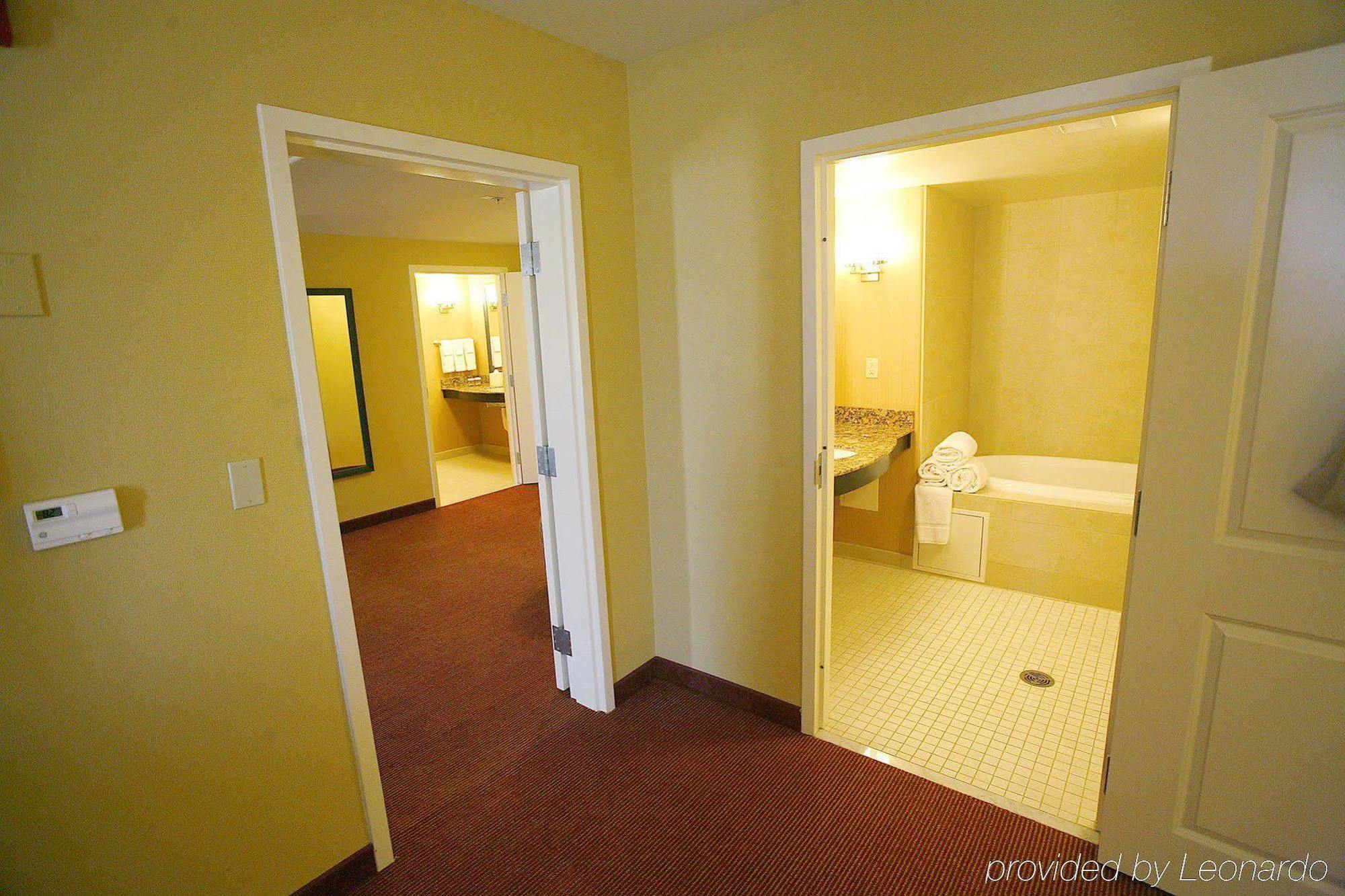 Hilton Garden Inn Fontana Habitación foto