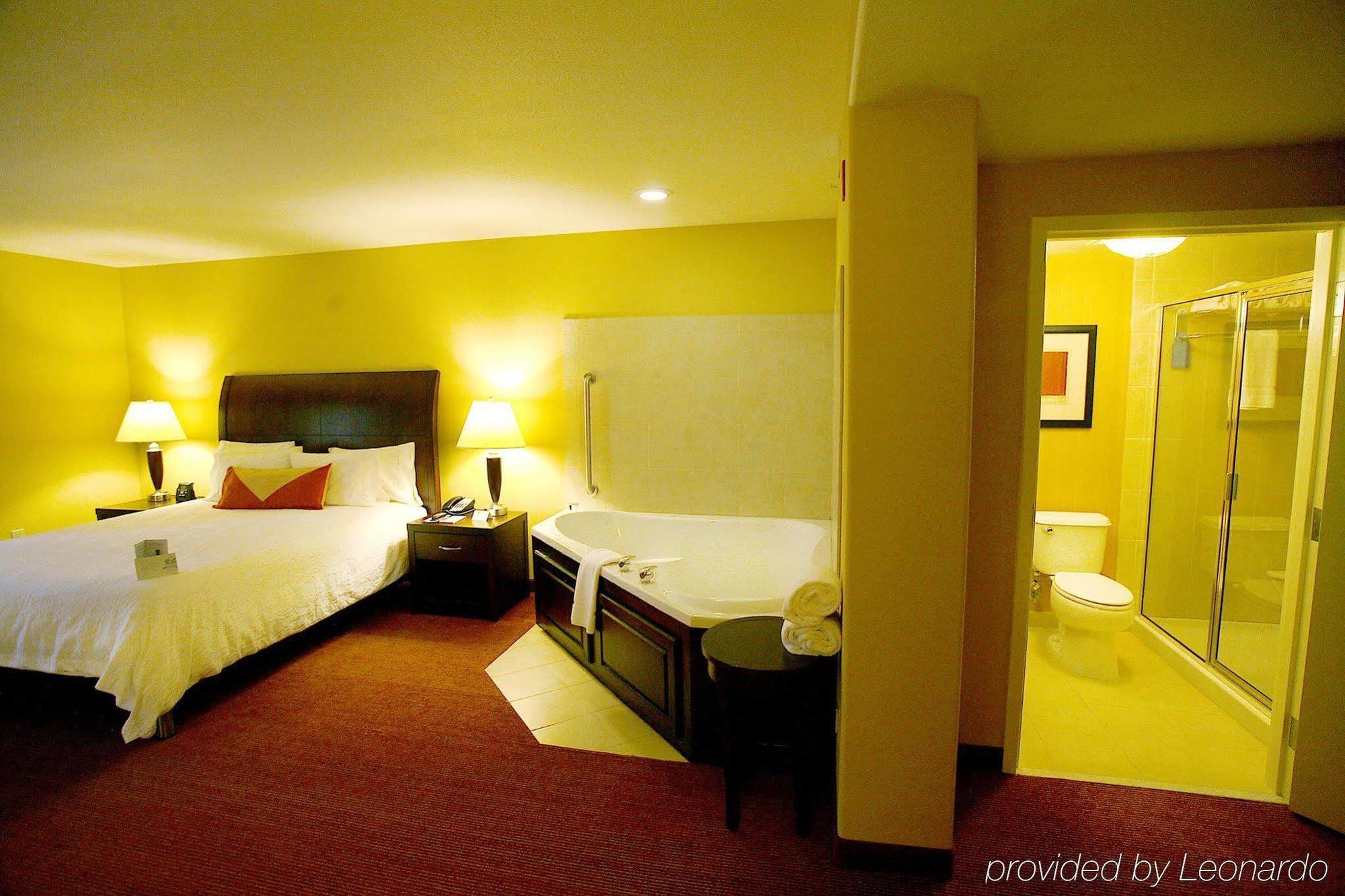 Hilton Garden Inn Fontana Habitación foto